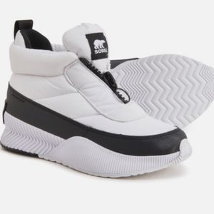 Sorel Out-N-About™ III Puffy Zip Boots Snow Boots in White Size 8